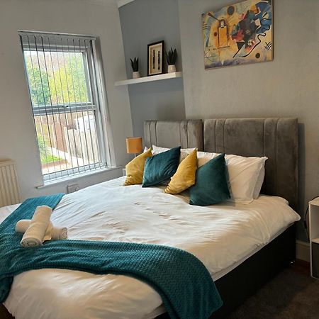 Hilltop Place Suites Near Meadowhall Шеффілд Екстер'єр фото