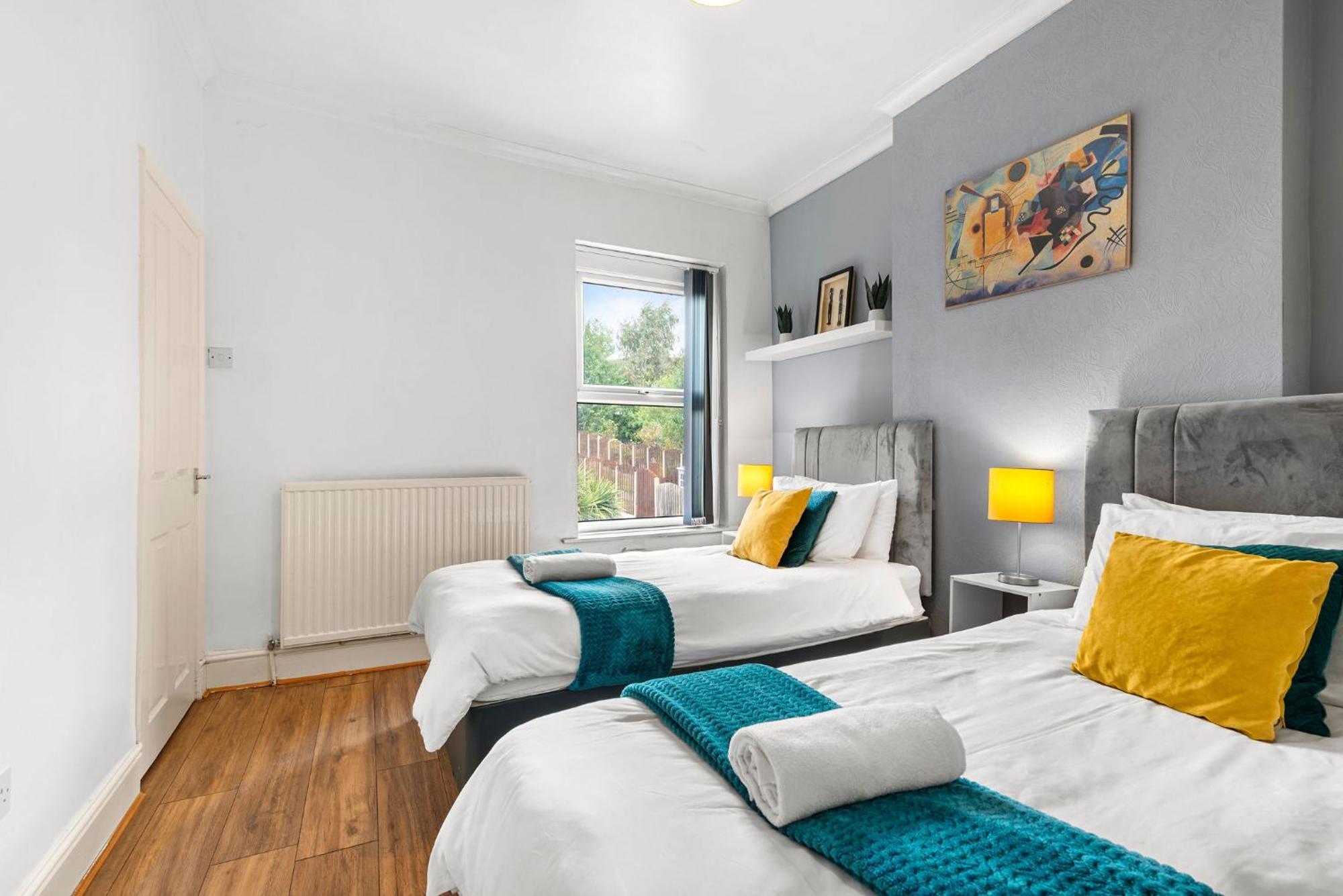 Hilltop Place Suites Near Meadowhall Шеффілд Екстер'єр фото
