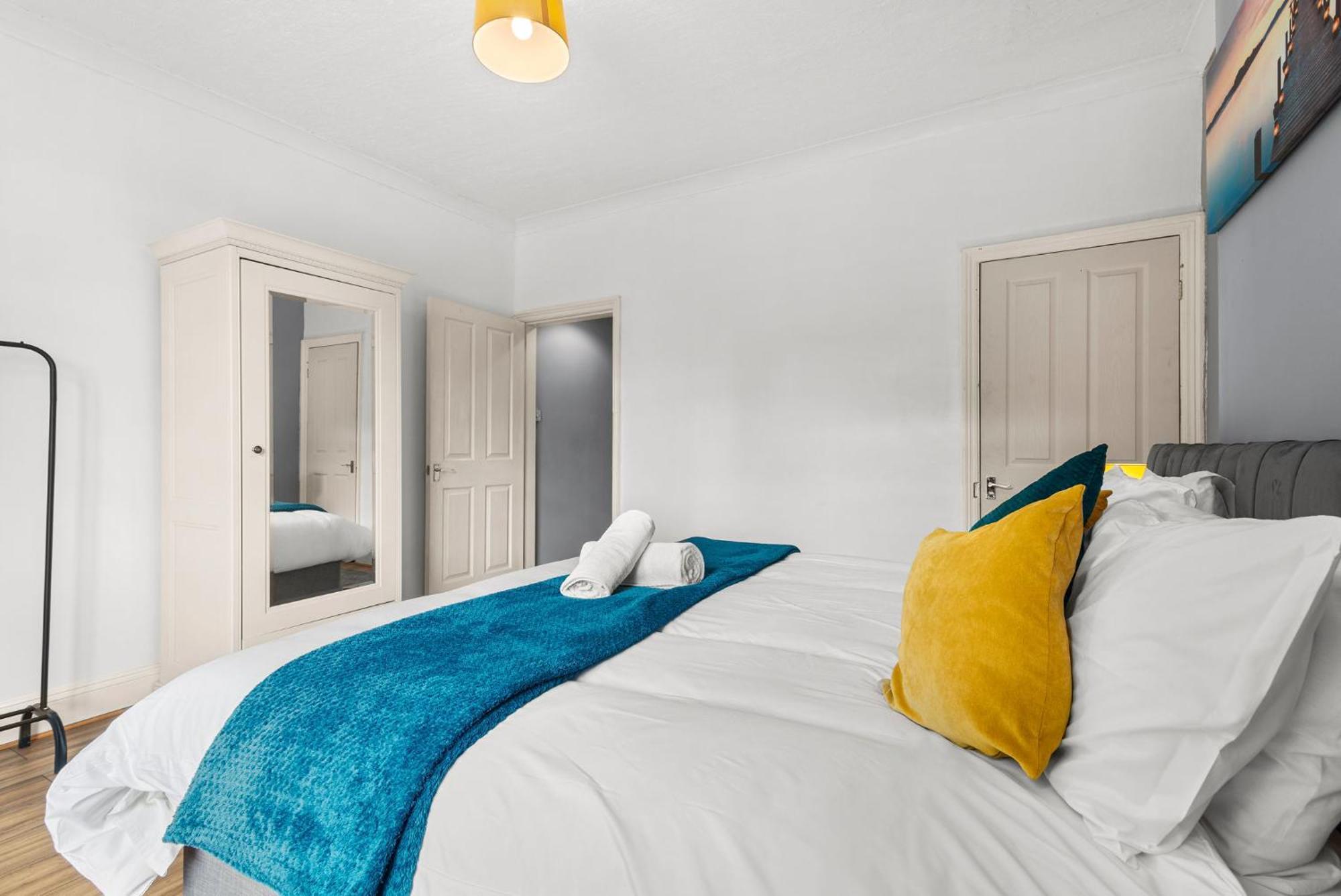 Hilltop Place Suites Near Meadowhall Шеффілд Екстер'єр фото