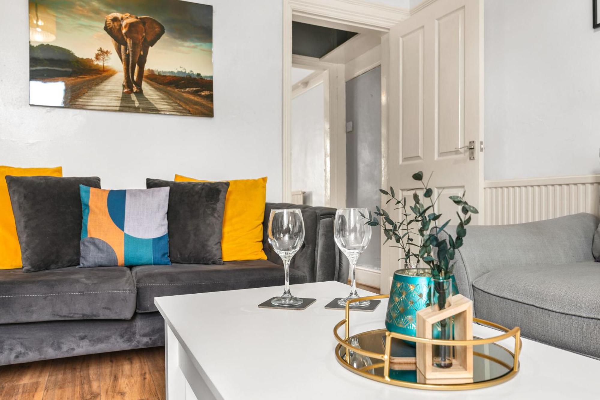 Hilltop Place Suites Near Meadowhall Шеффілд Екстер'єр фото