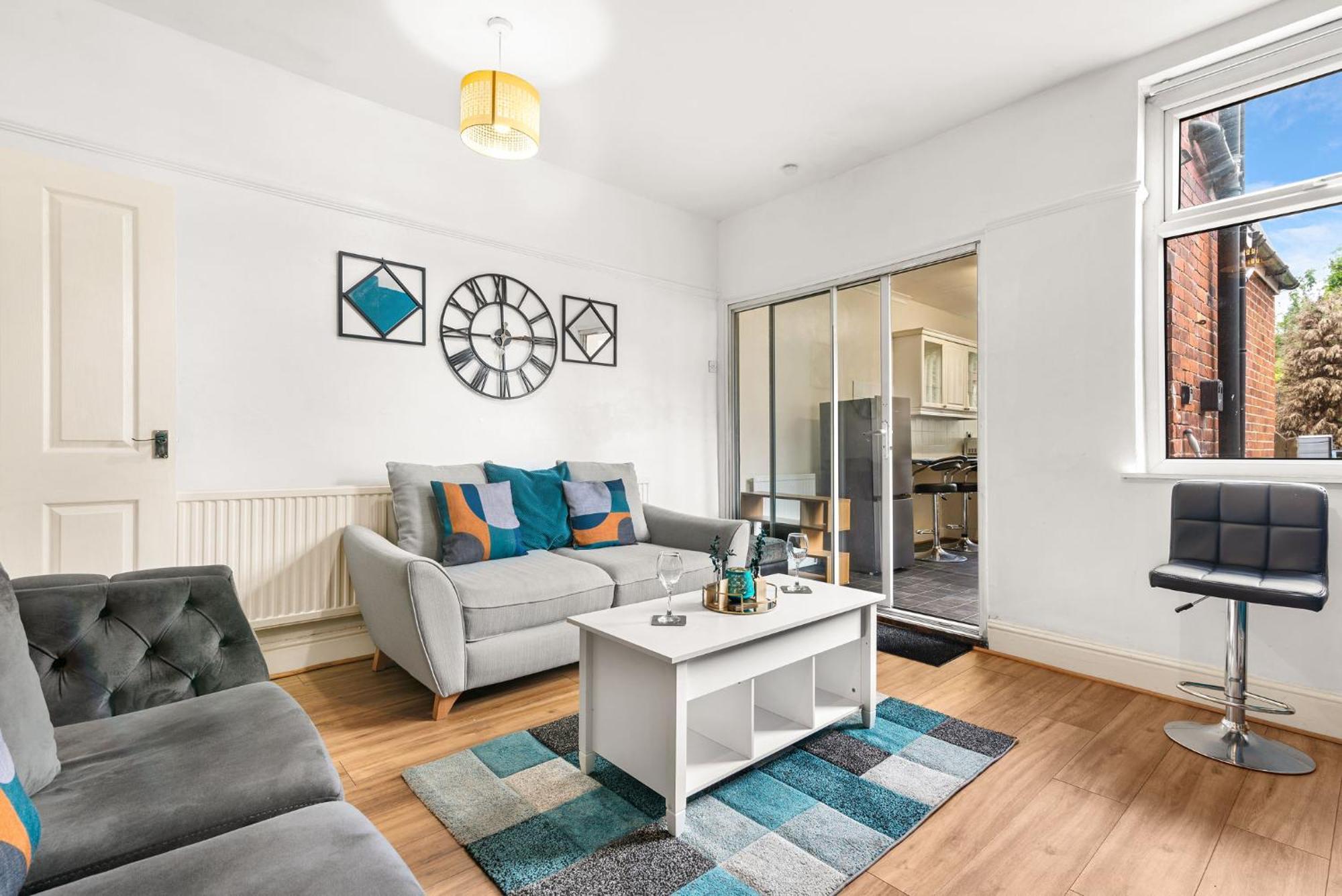 Hilltop Place Suites Near Meadowhall Шеффілд Екстер'єр фото