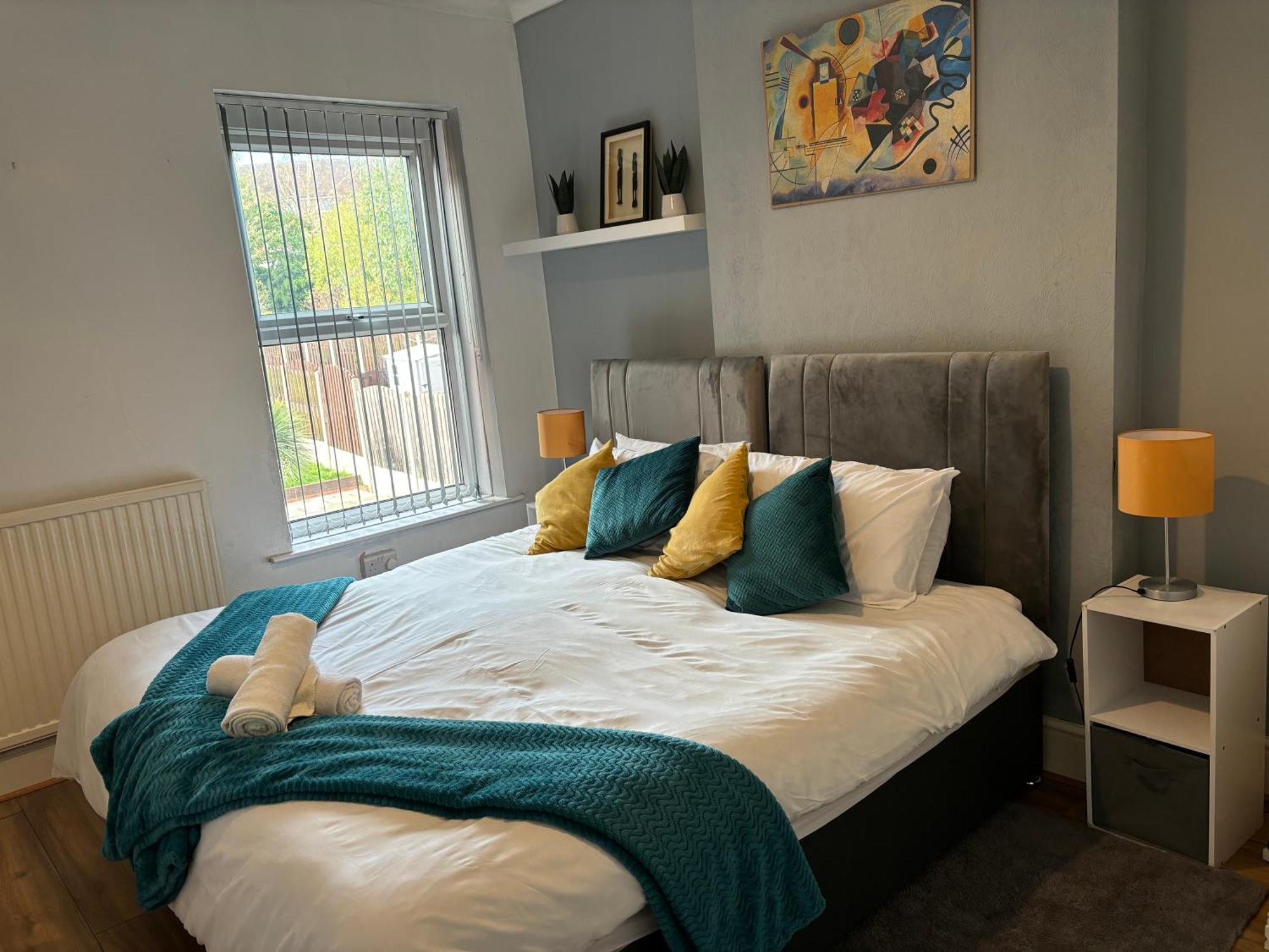 Hilltop Place Suites Near Meadowhall Шеффілд Екстер'єр фото